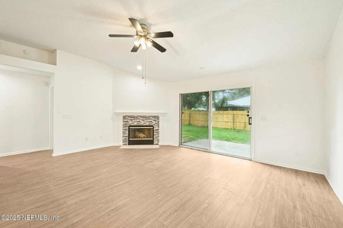 Photo of 8761 REDLEAF Court