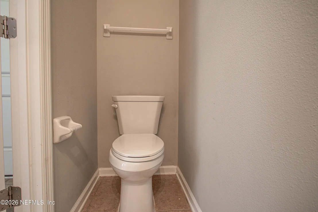 Photo of 40 HOWLAND Drive
