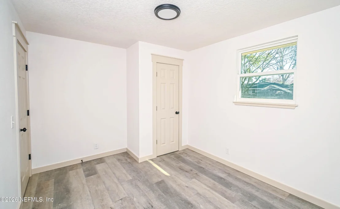 Photo of 406 BARBARA Circle