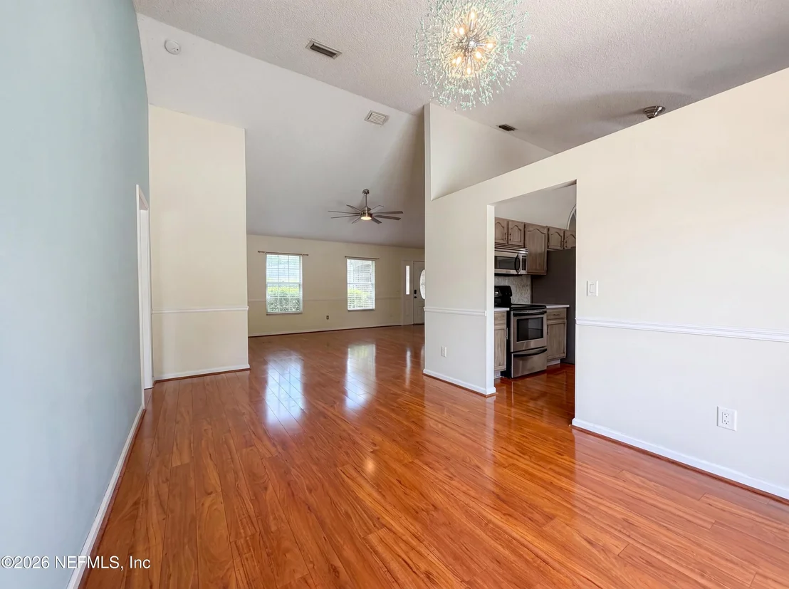 Photo of 1154 LINWOOD Loop