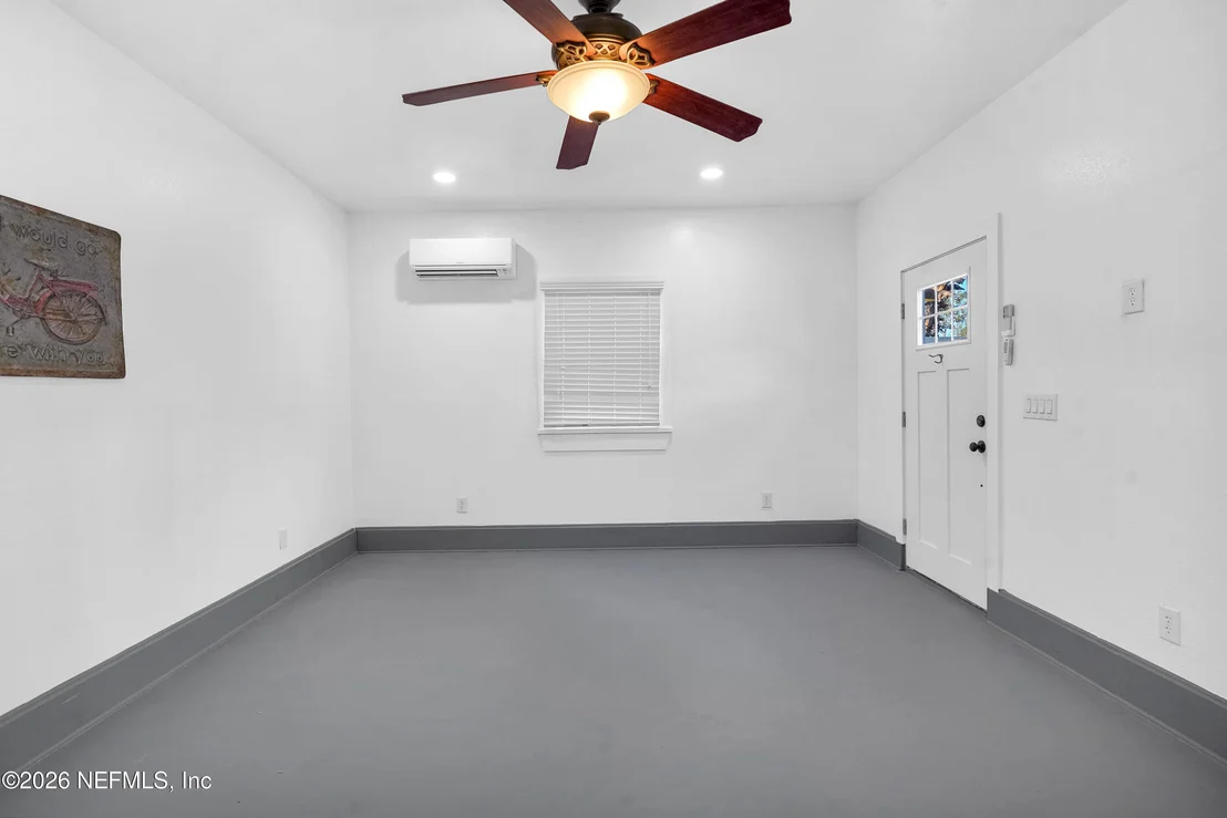 Photo of 28 E PARK Avenue