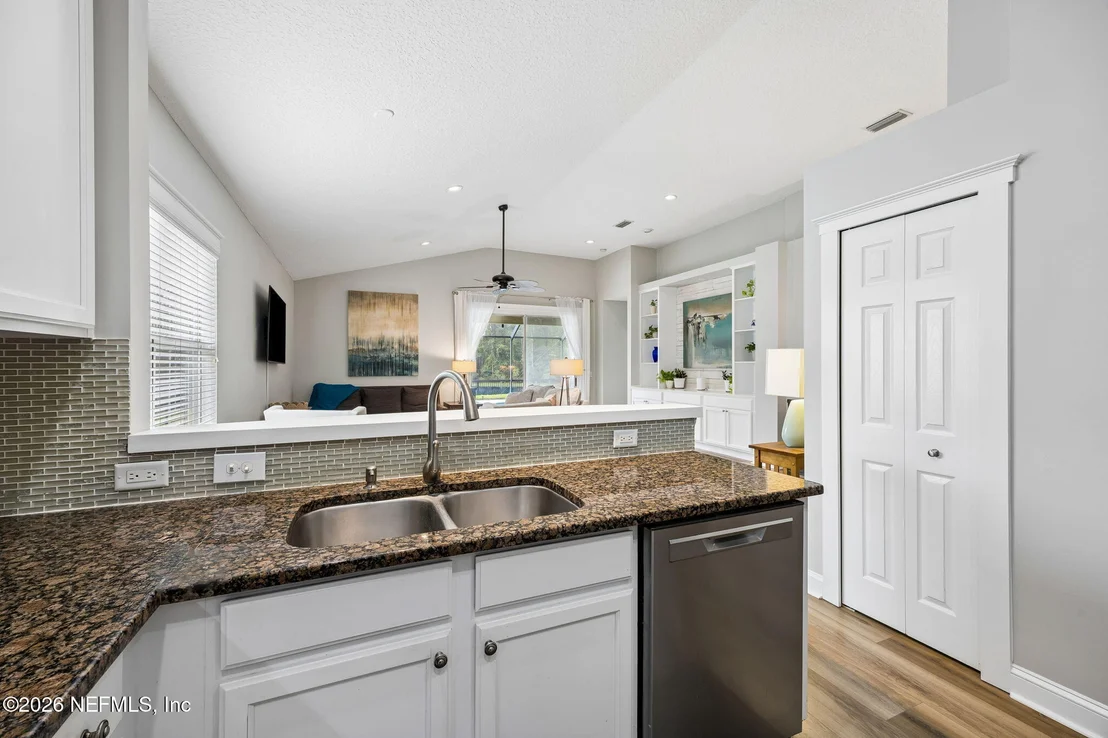 Photo of 1884 CROSS POINTE Way