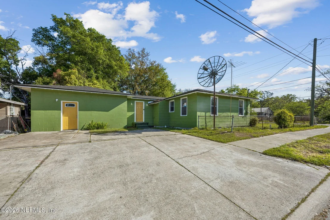 Photo of 3304 DIVISION Street