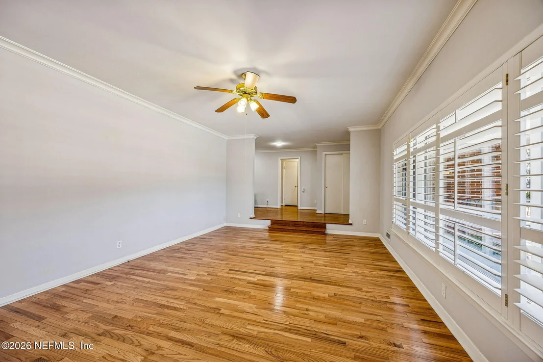 Photo of 4768 QUEEN Lane