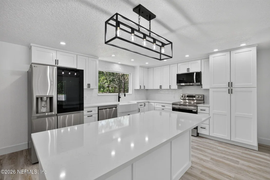 Photo of 8189 MELROSE Road
