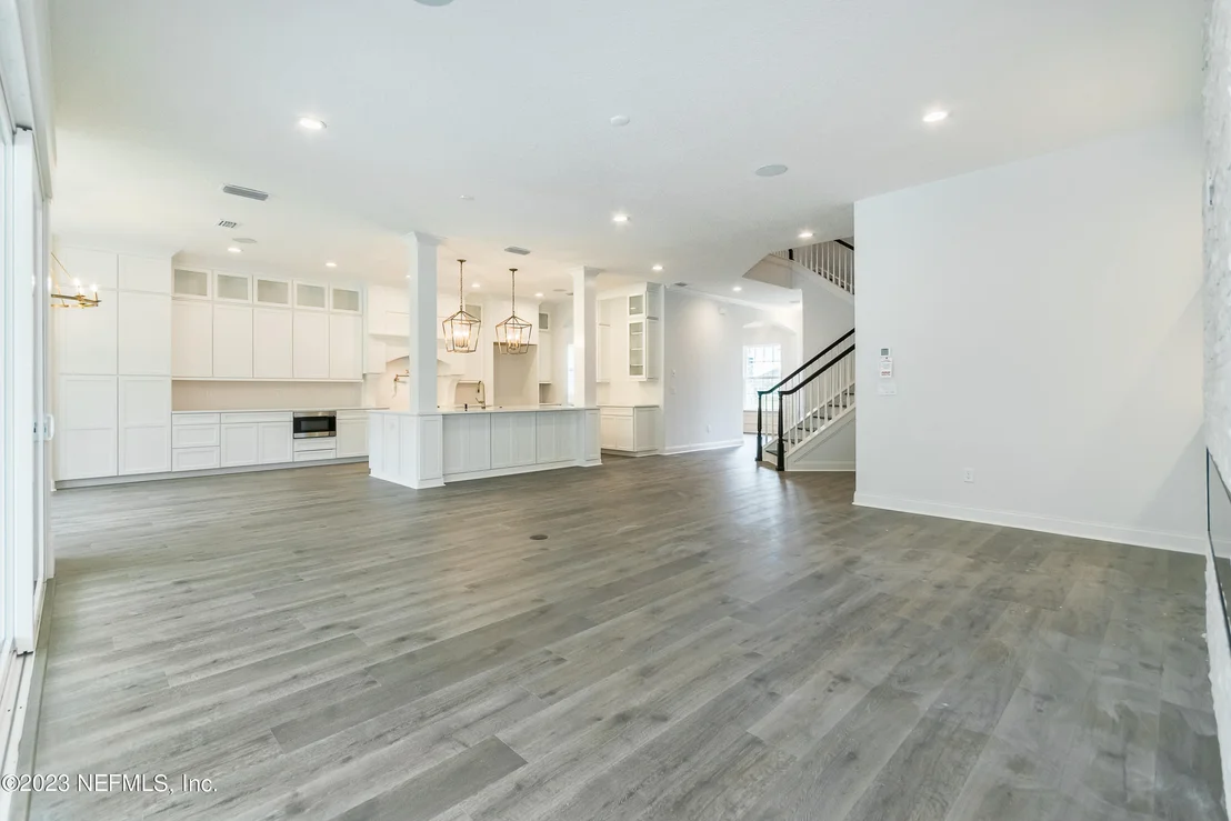 Photo of 261 YORKSHIRE Drive