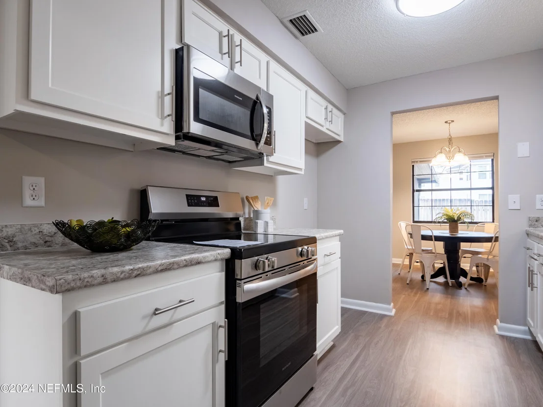 Photo of 8327 POINTER Drive N