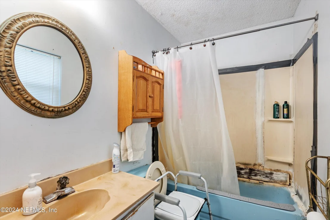 Photo of 1128 TAYLOR Road