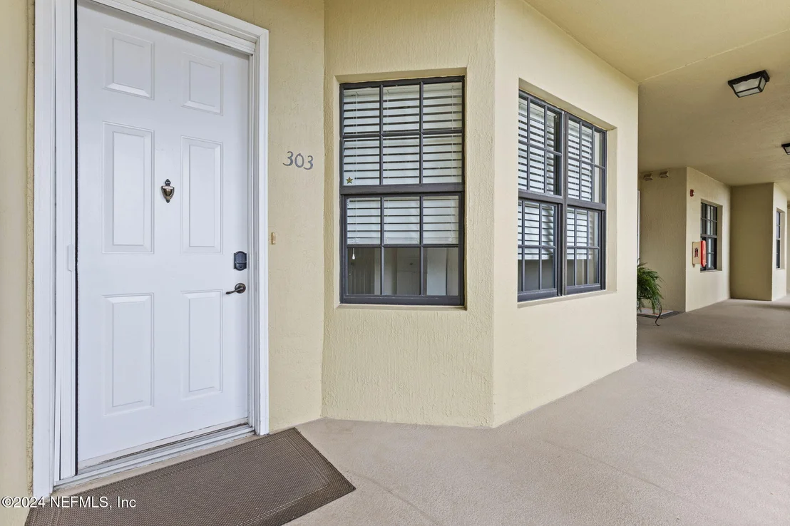 Photo of Unit 303 at 220 PASEO TERRAZA