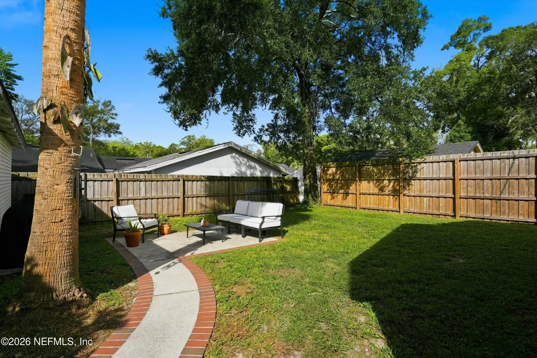 Photo of 1642 PERSHING Road