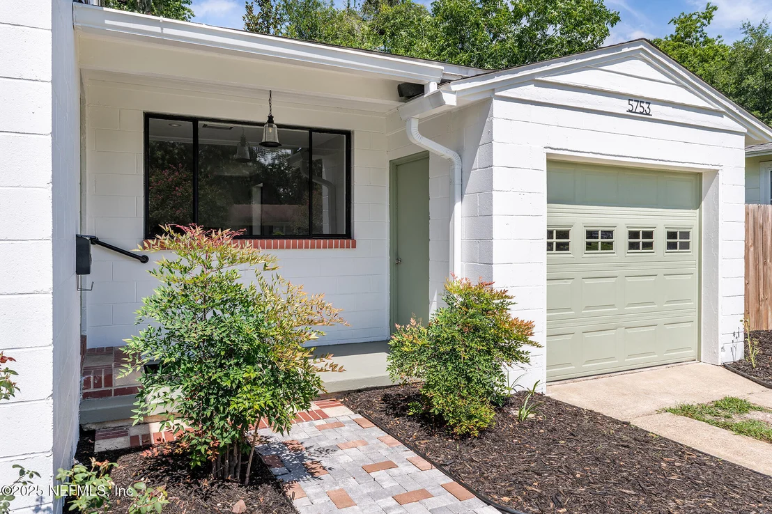 Photo of 5753 CRESTVIEW Road