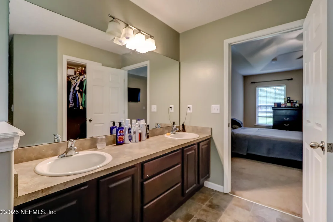 Photo of 44629 WOODLAND Circle