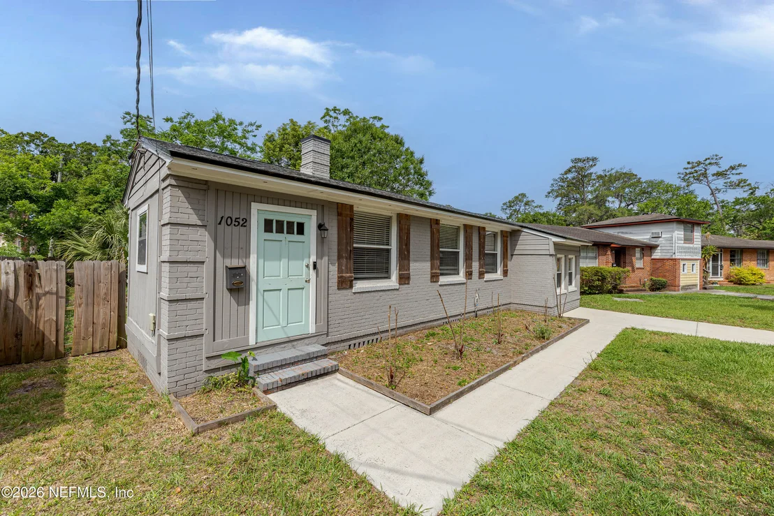 Photo of 1052 WILLIS Drive