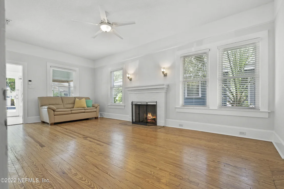 Photo of 60 ALMERIA Street