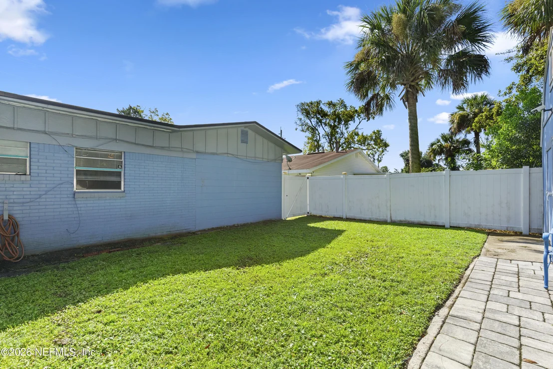 Photo of 9716 DEVONSHIRE Boulevard