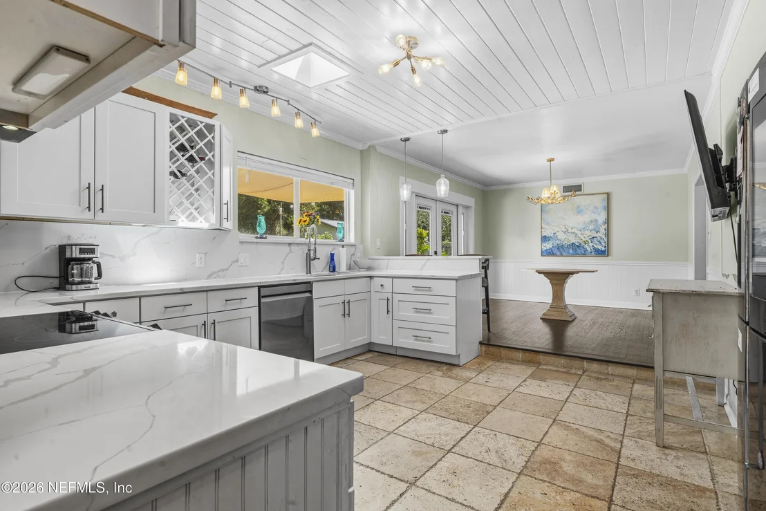 Photo of 4703 QUEEN Lane