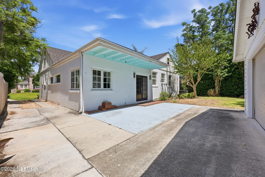 Photo of 1622 AVOCA Place