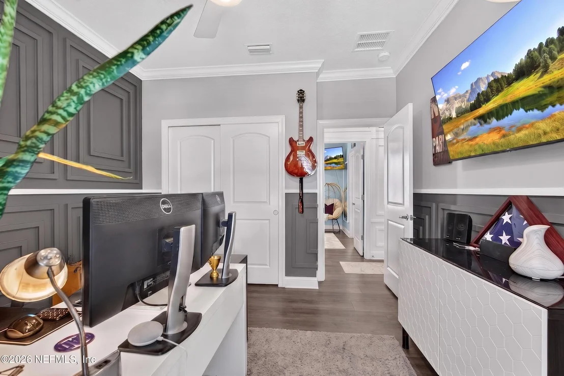 Photo of 381 PARKBLUFF Circle