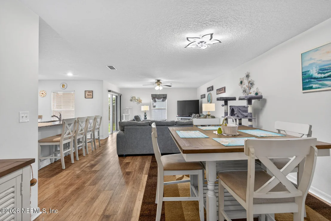 Photo of 2 RADIUM Lane