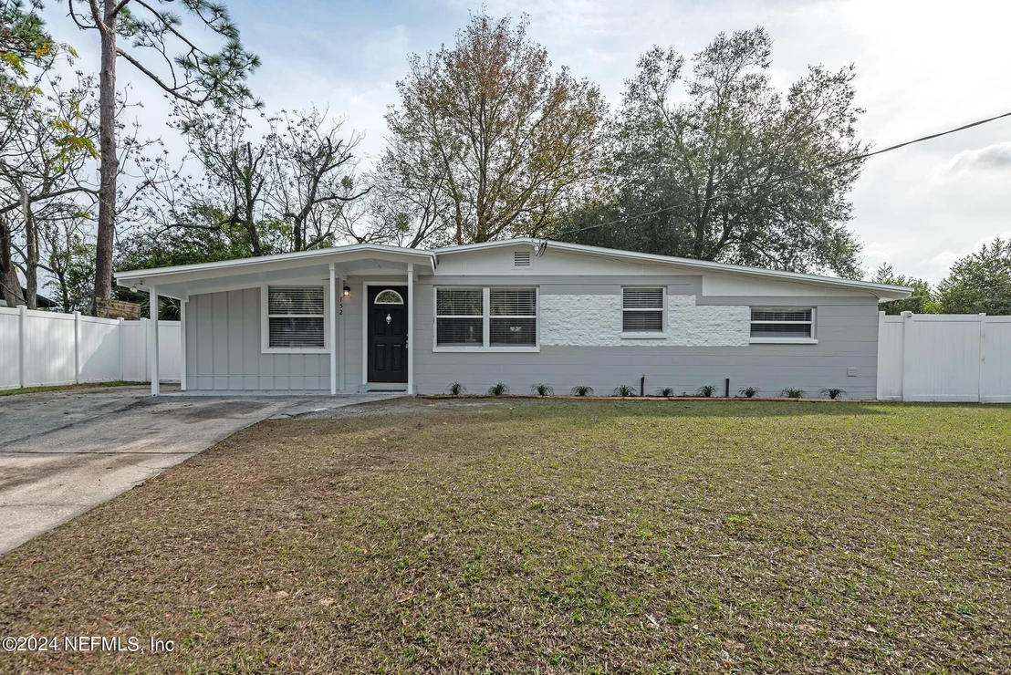 Photo of 152 ROLLIN Drive