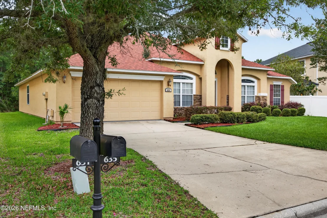 Photo of 635 WAKEVIEW Drive