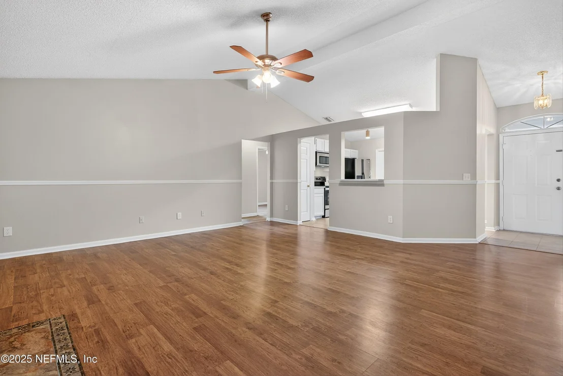 Photo of 7770 INVERMERE Boulevard N
