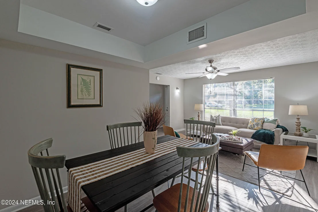 Photo of 7995 SARCEE Trail