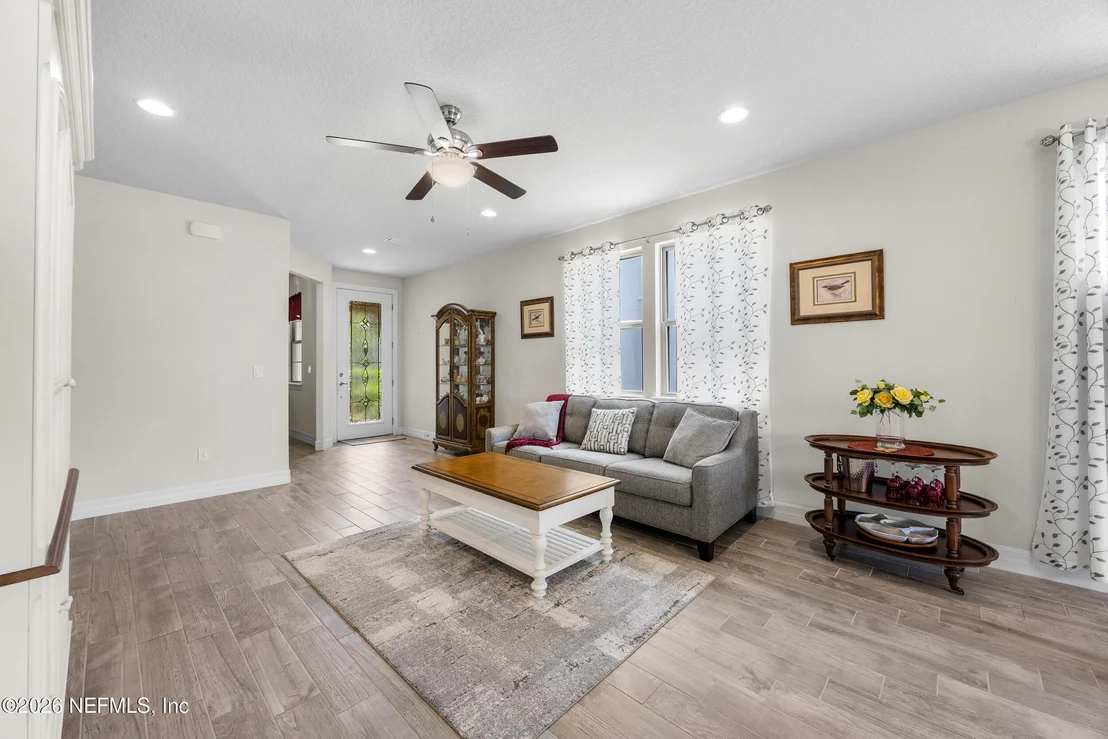 Photo of 294 WOOD POND Loop