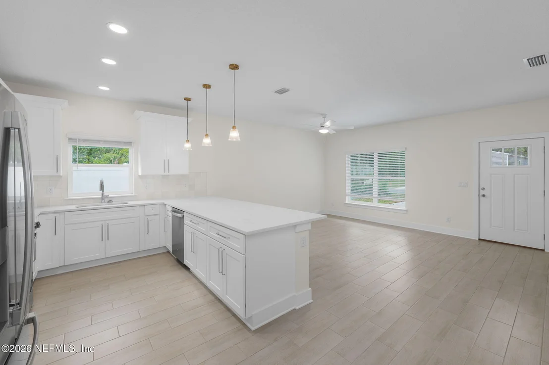 Photo of 874 W 4TH Street