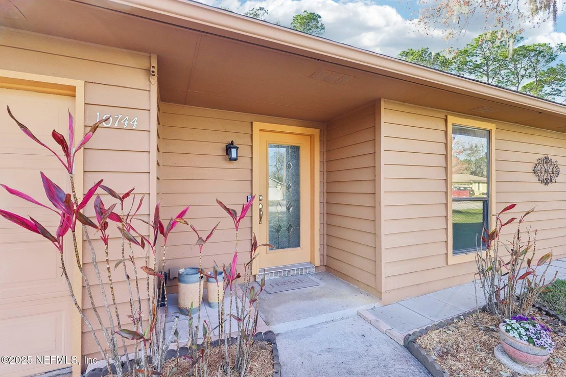 Photo of 10744 HEARTHSTONE Drive