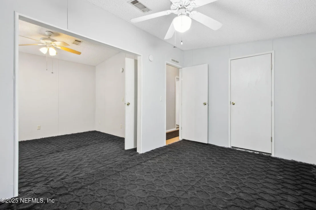 Photo of 812 JONATHAN Road