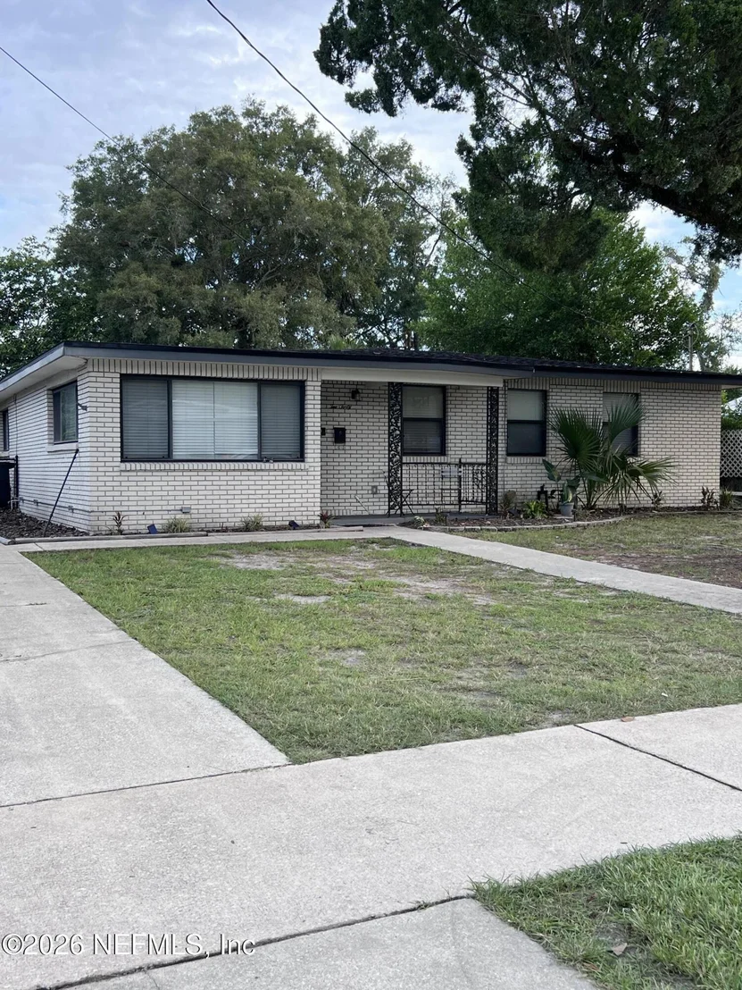 Photo of 240 WOODSIDE Drive