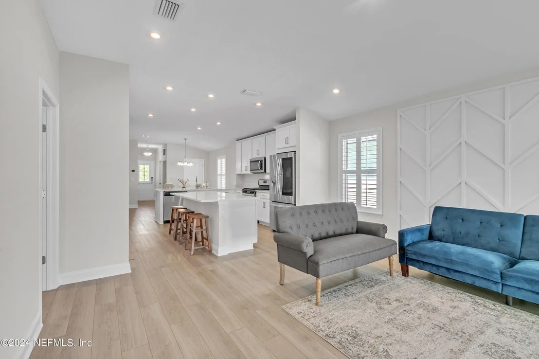 Photo of 595 MEADOW CREEK Drive