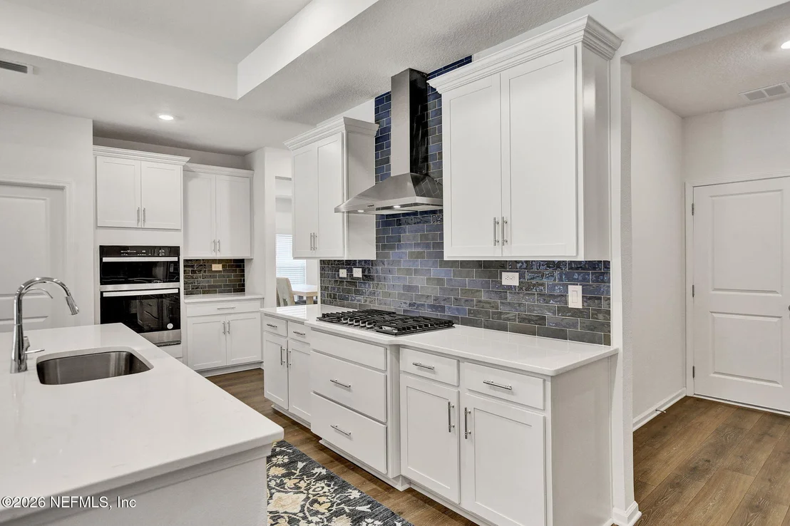 Photo of 25 SILVER LILY Way