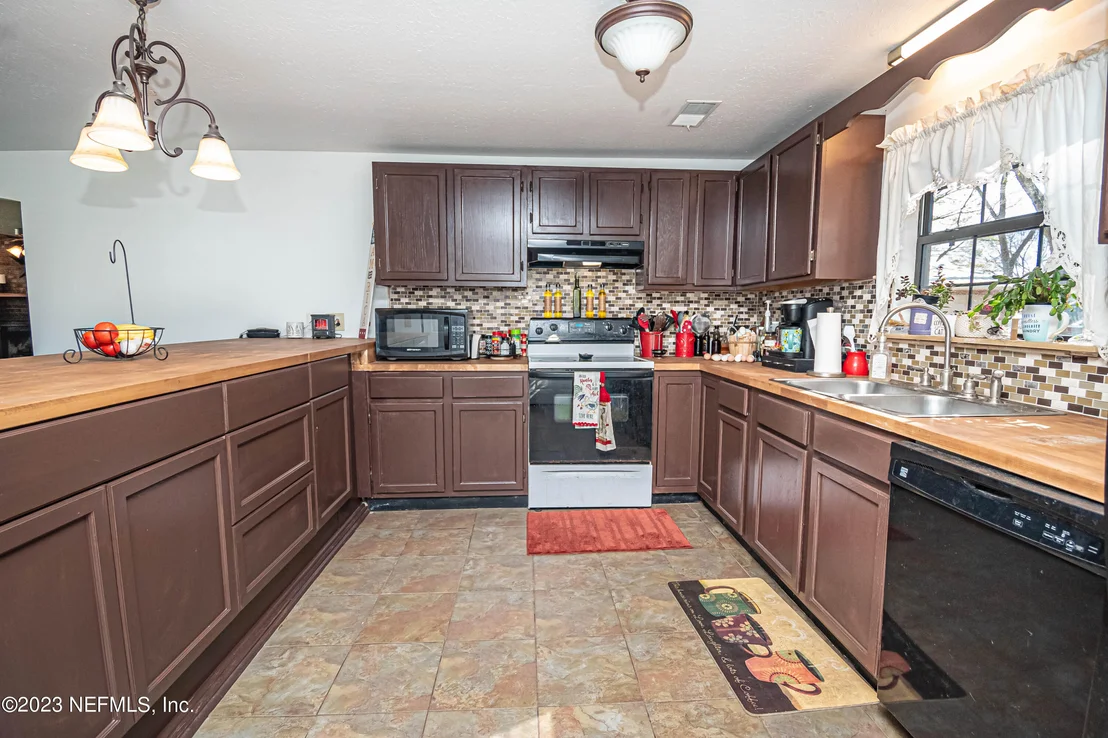 Photo of 5892 NW 201st Way