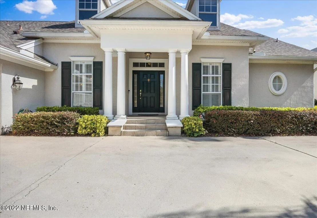 Photo of 816 EAGLE POINT Drive