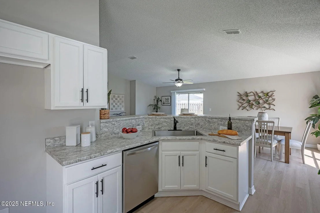 Photo of 2920 STONEGATE Lane