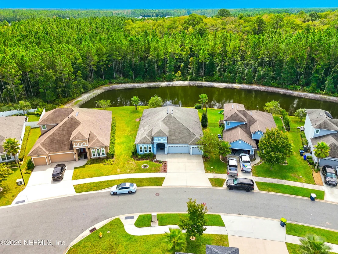 Photo of 96072 BREEZEWAY Court