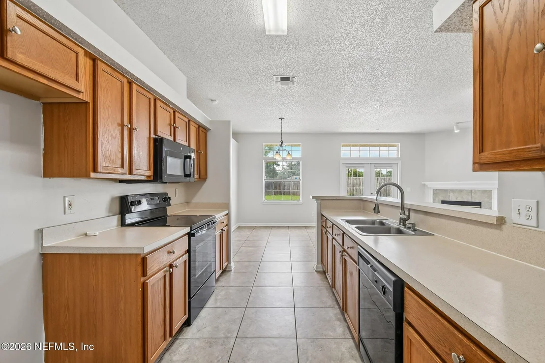 Photo of 476 HILLSIDE Drive