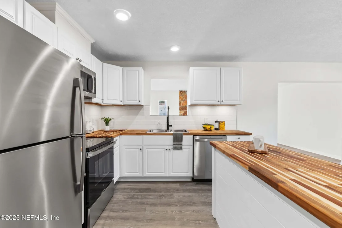 Photo of 5676 FLAGSTAFF Road
