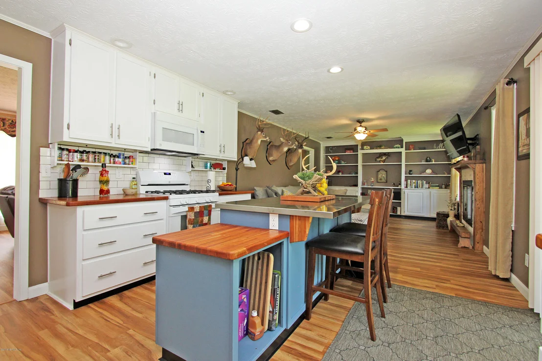 Photo of 4611 MAPLE Street