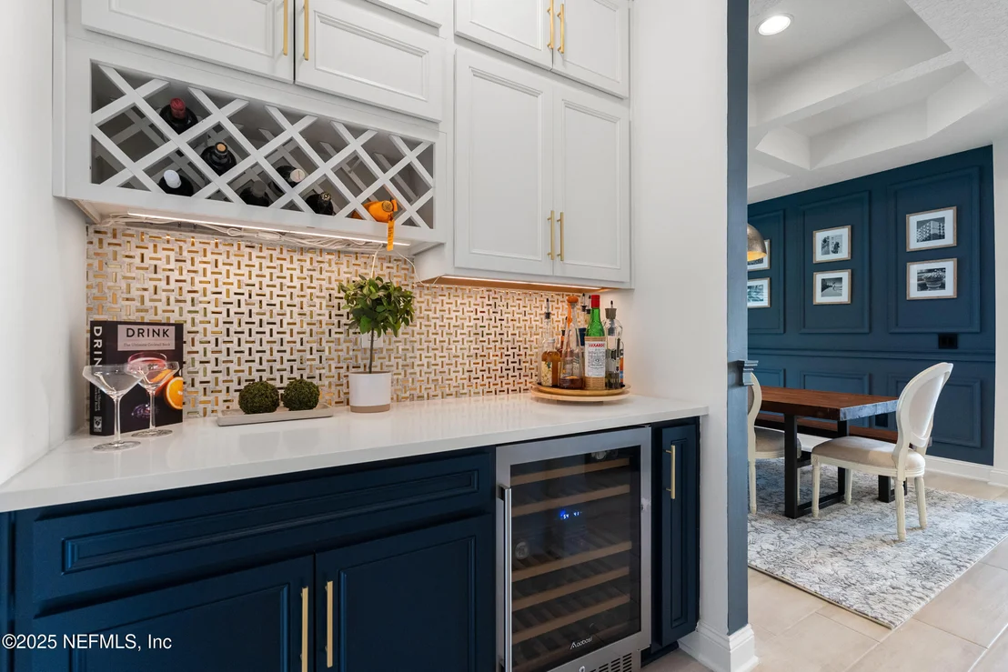 Photo of 230 MARQUESA Circle
