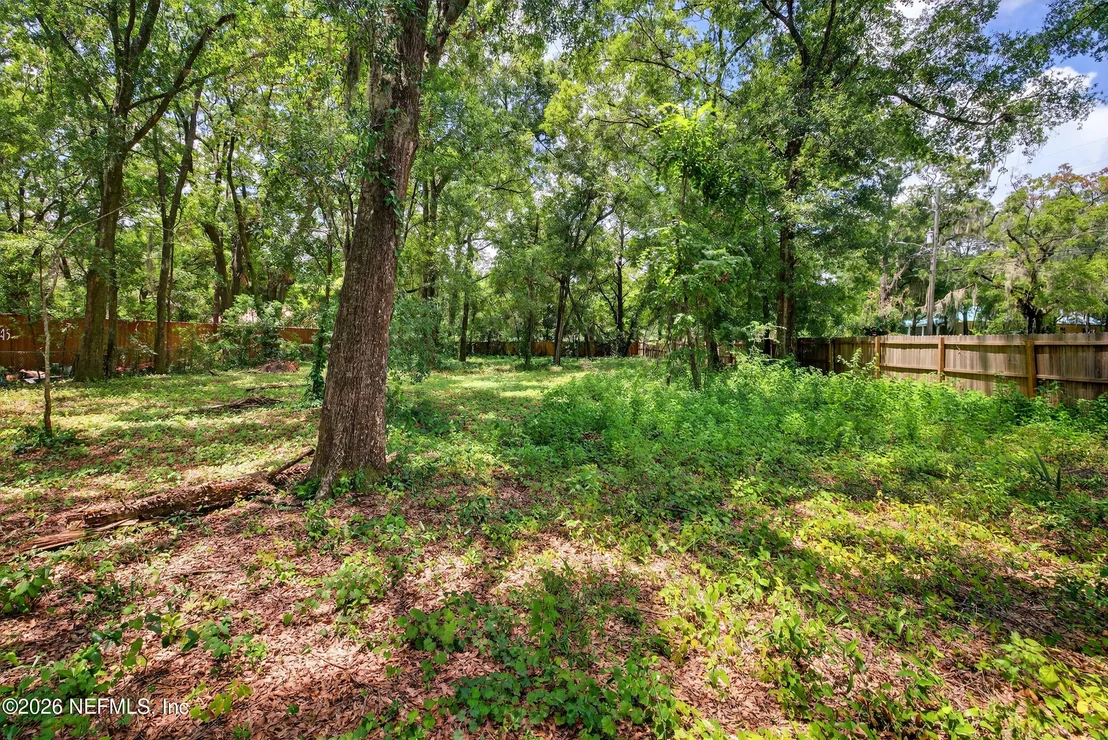 Photo of 9248 RIDGE Boulevard