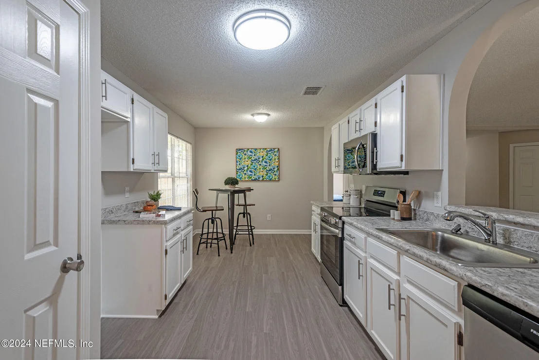 Photo of 6402 CHECKMATE Lane