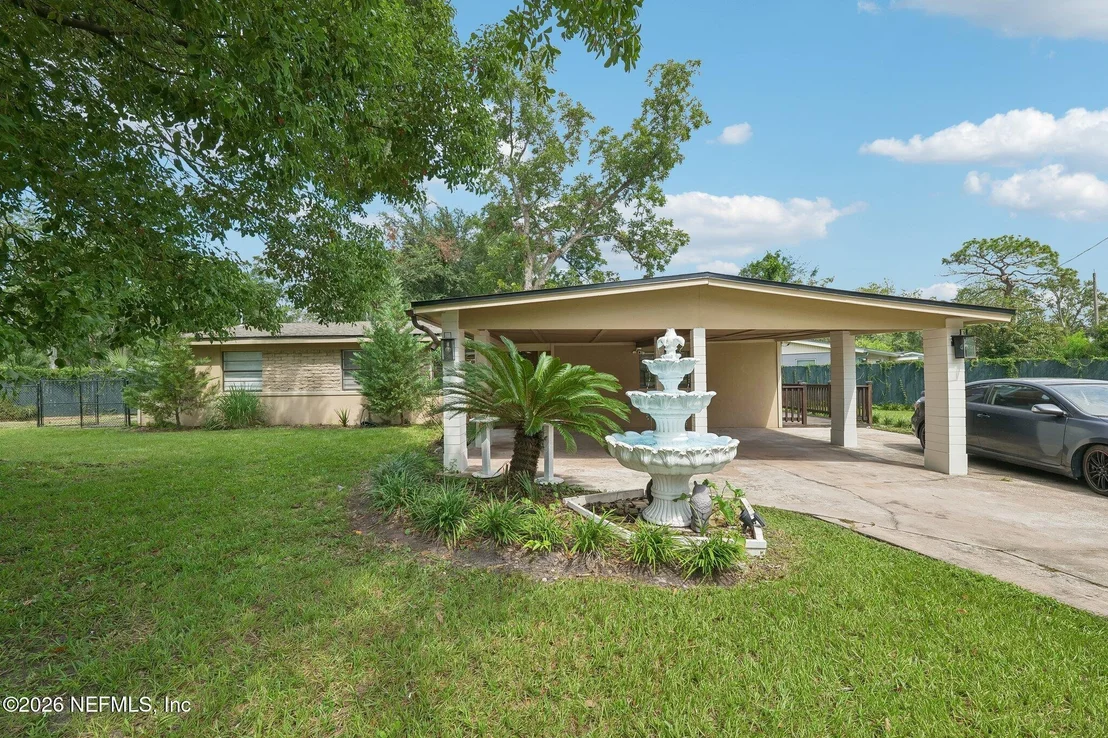 Photo of 5121 DUNSTAN Road