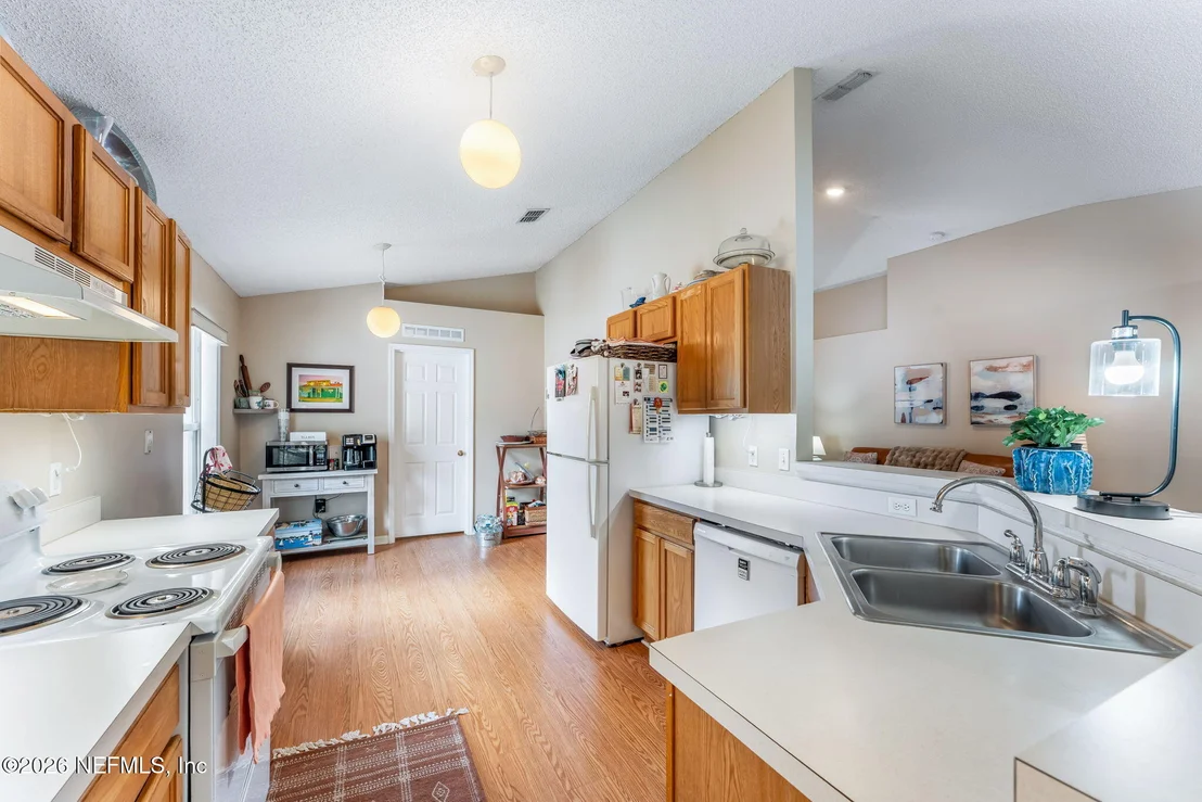 Photo of 2274 PEERLESS Lane W