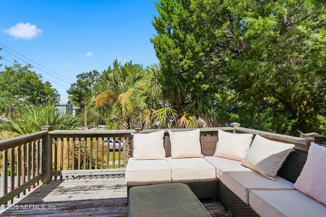 Photo of 110 DE HAVEN Street