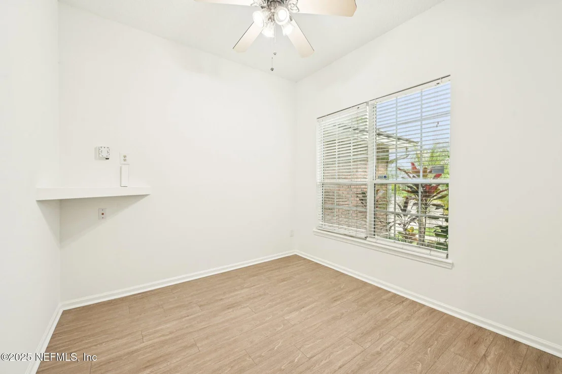Photo of 8761 REDLEAF Court