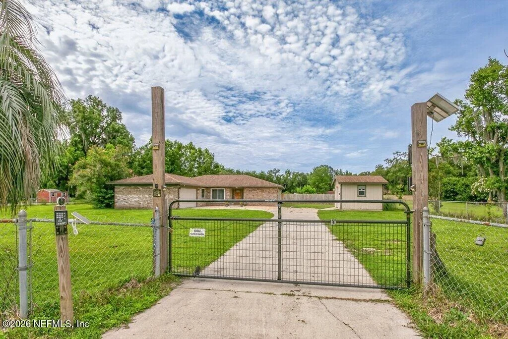 Photo of 35742 QUAIL Road