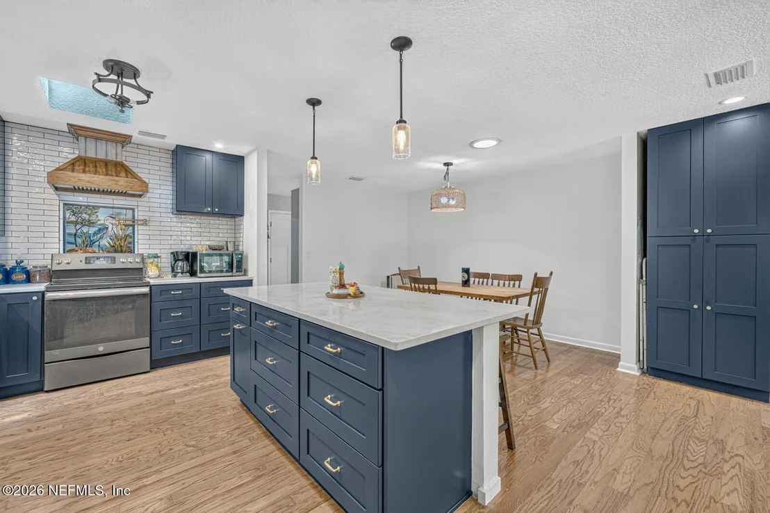 Photo of 829 RITA Circle
